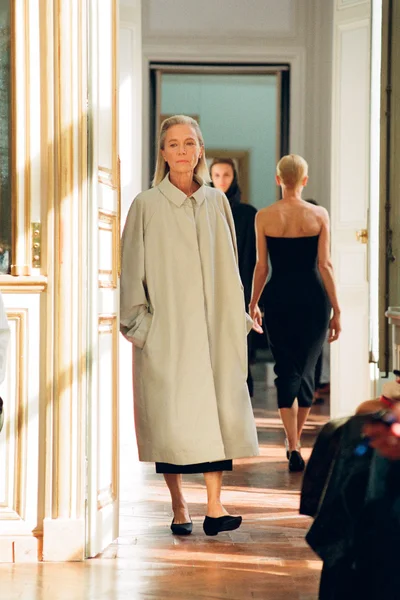 Look 14